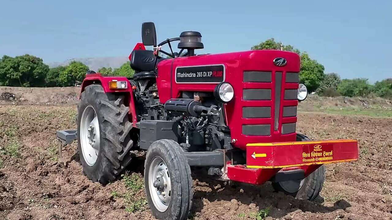 Mahindra company launched a new tractor as Farmers Day